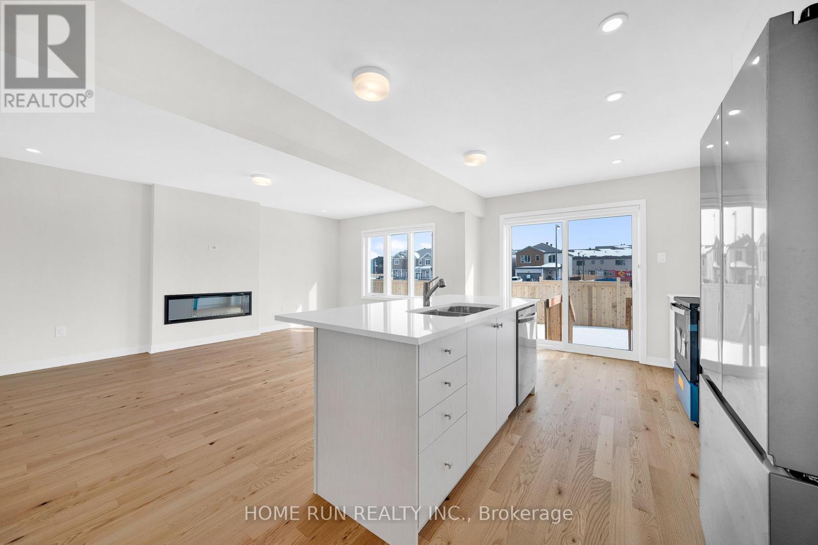 124 Tonic Crescent, Ottawa, Ontario  K2W 0N1 - Photo 12 - X12831362