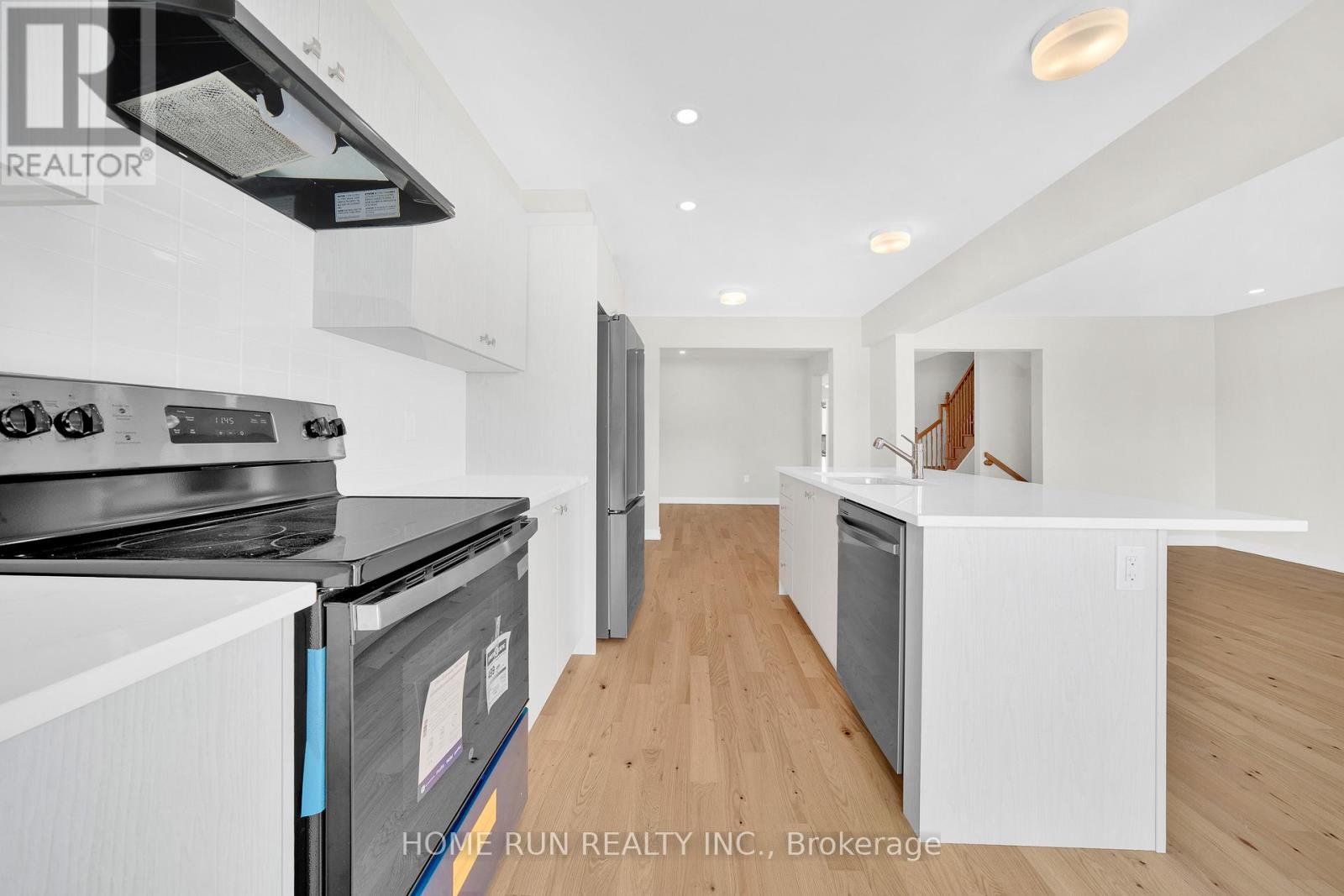 124 Tonic Crescent, Ottawa, Ontario  K2W 0N1 - Photo 13 - X12831362