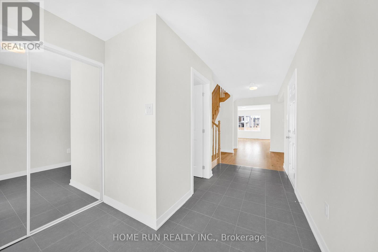 124 Tonic Crescent, Ottawa, Ontario  K2W 0N1 - Photo 2 - X12831362