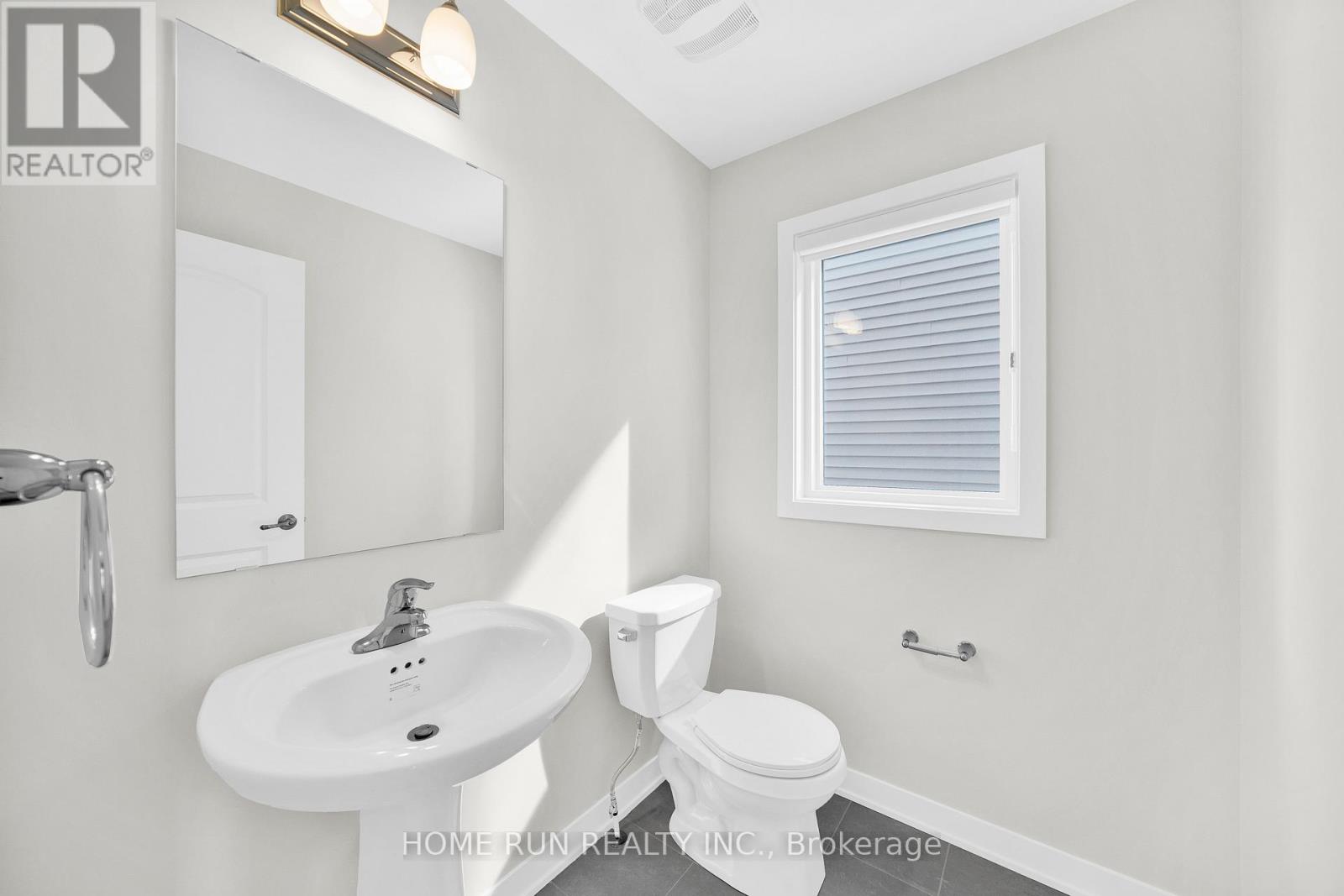 124 Tonic Crescent, Ottawa, Ontario  K2W 0N1 - Photo 3 - X12831362