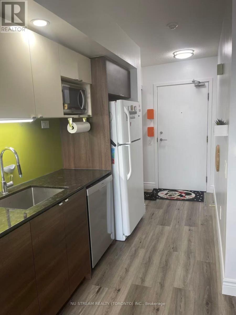 1606 - 121 Mcmahon Drive, Toronto, Ontario  M2K 0C1 - Photo 1 - C12831318