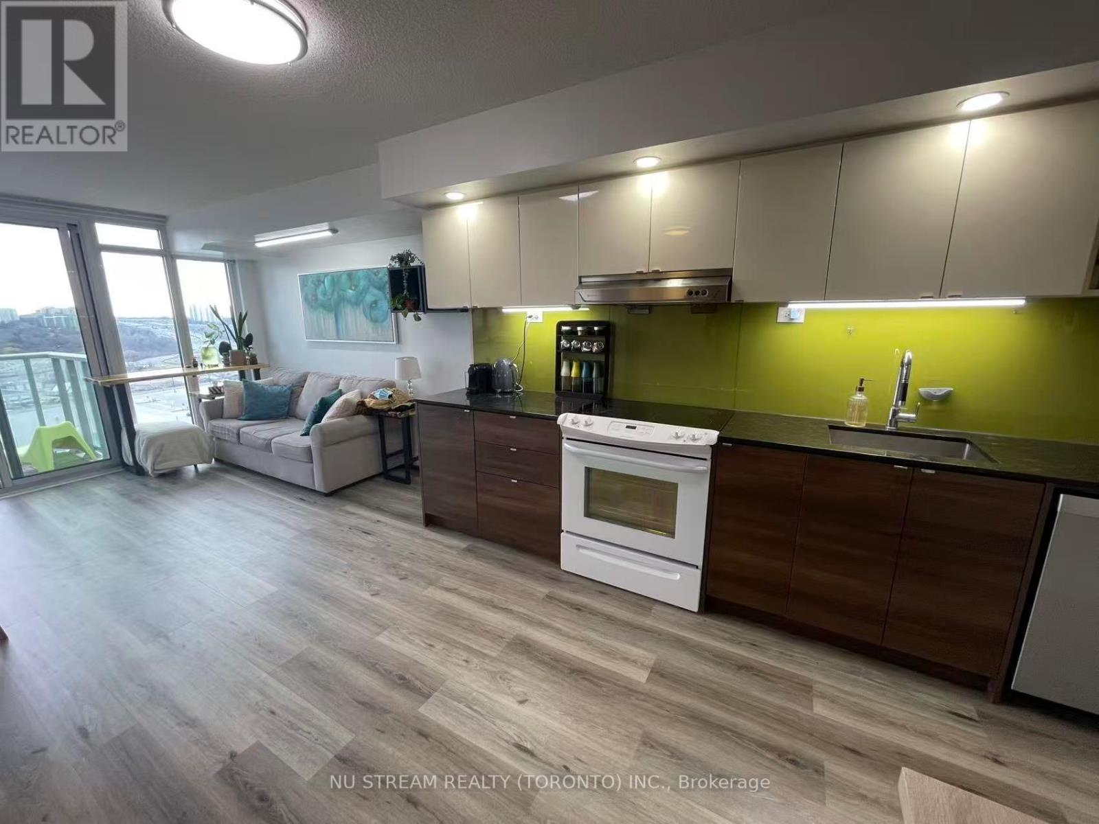 1606 - 121 Mcmahon Drive, Toronto, Ontario  M2K 0C1 - Photo 5 - C12831318