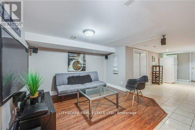 174 Coxwell Avenue, Toronto, Ontario  M4L 3B2 - Photo 15 - E12831350