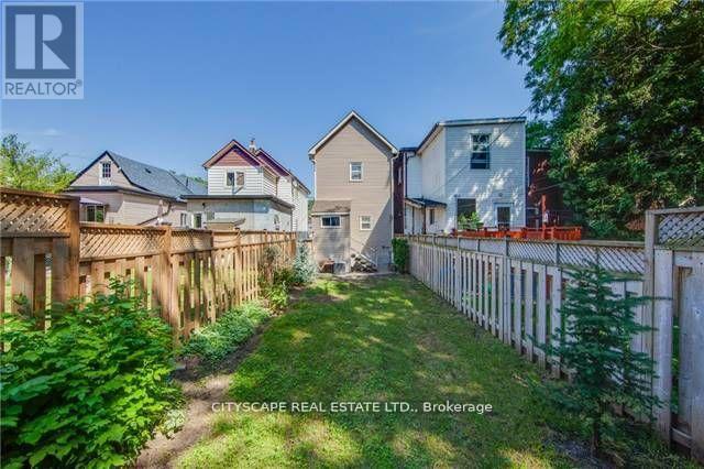 174 Coxwell Avenue, Toronto, Ontario  M4L 3B2 - Photo 19 - E12831350