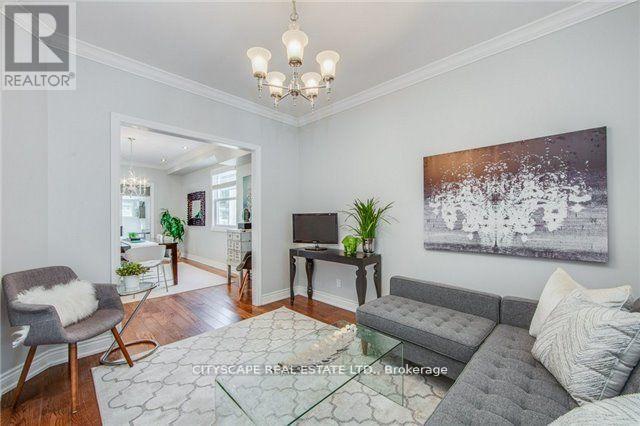 174 Coxwell Avenue, Toronto, Ontario  M4L 3B2 - Photo 3 - E12831350