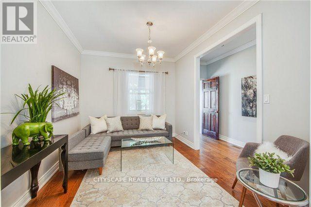 174 Coxwell Avenue, Toronto, Ontario  M4L 3B2 - Photo 4 - E12831350