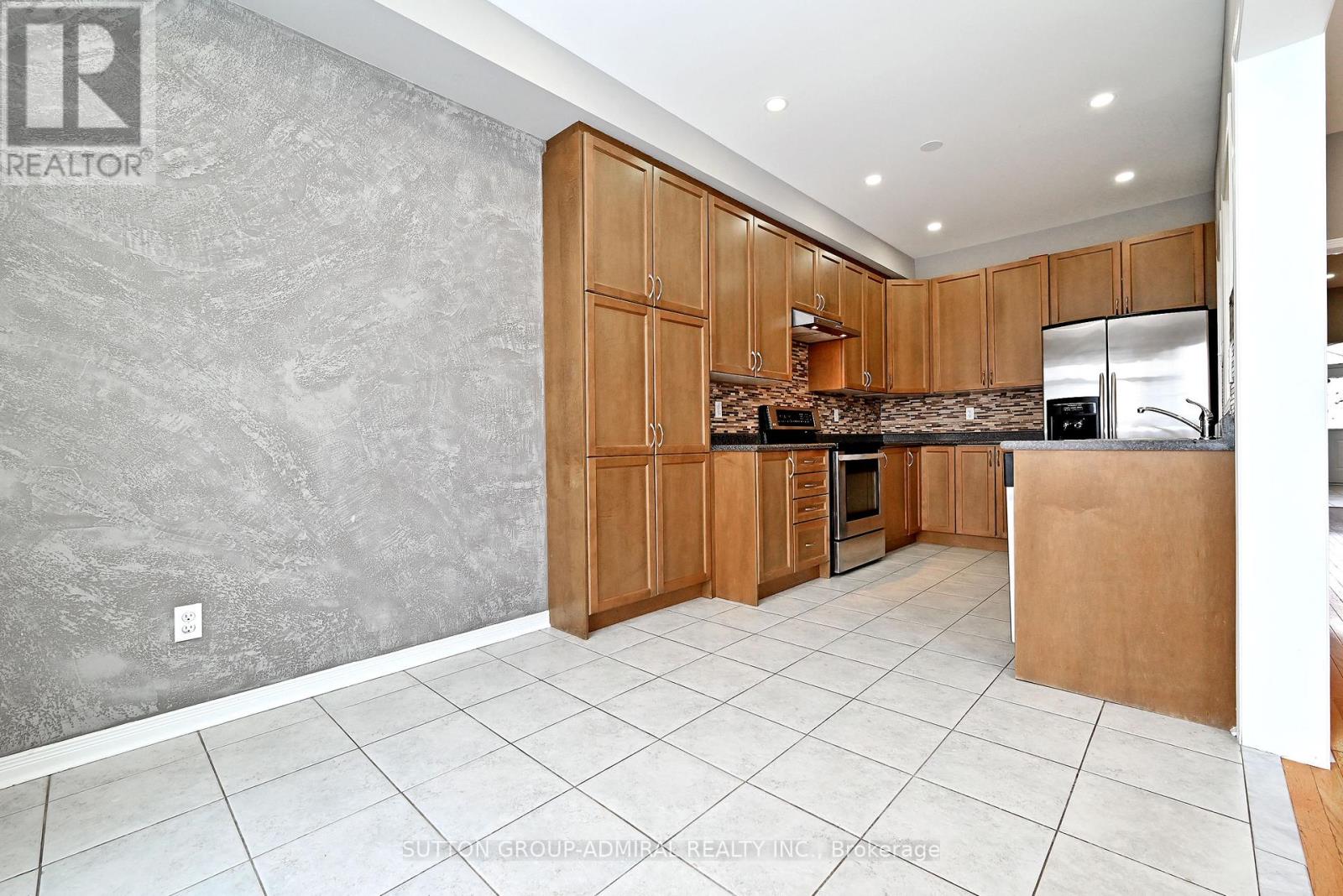 41 Big Hill Crescent, Vaughan, Ontario  L6A 4S1 - Photo 13 - N12831340