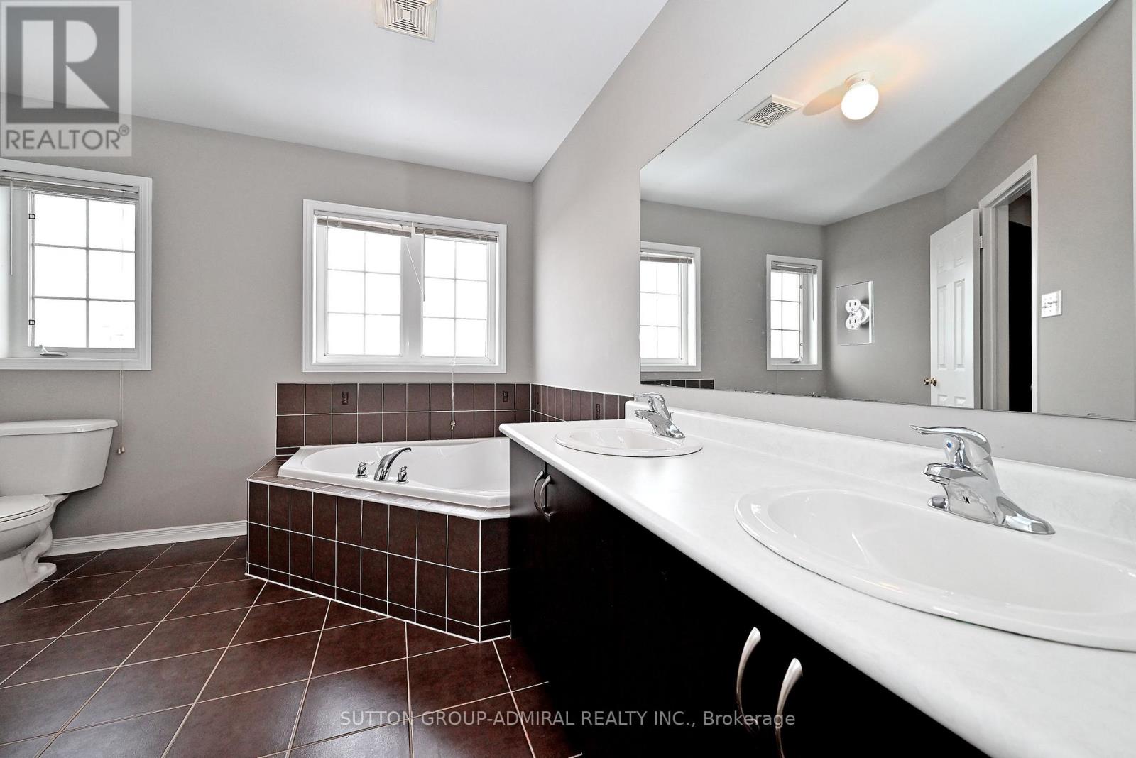 41 Big Hill Crescent, Vaughan, Ontario  L6A 4S1 - Photo 30 - N12831340