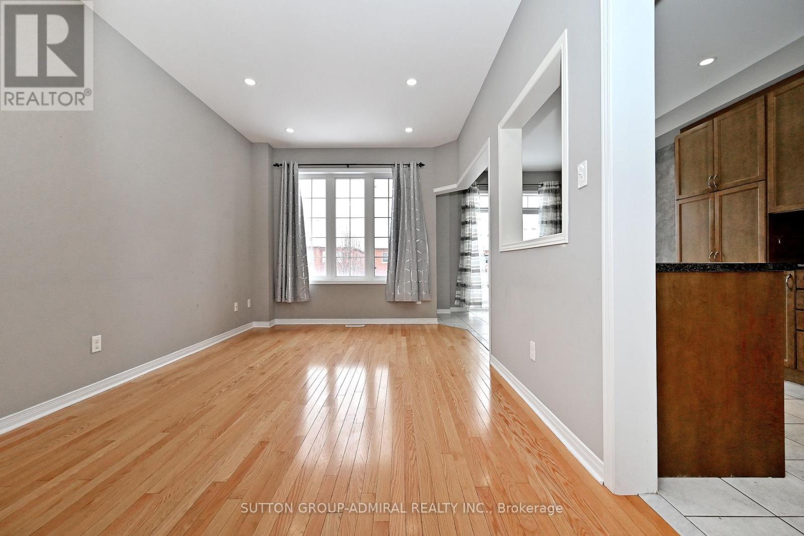 41 Big Hill Crescent, Vaughan, Ontario  L6A 4S1 - Photo 8 - N12831340