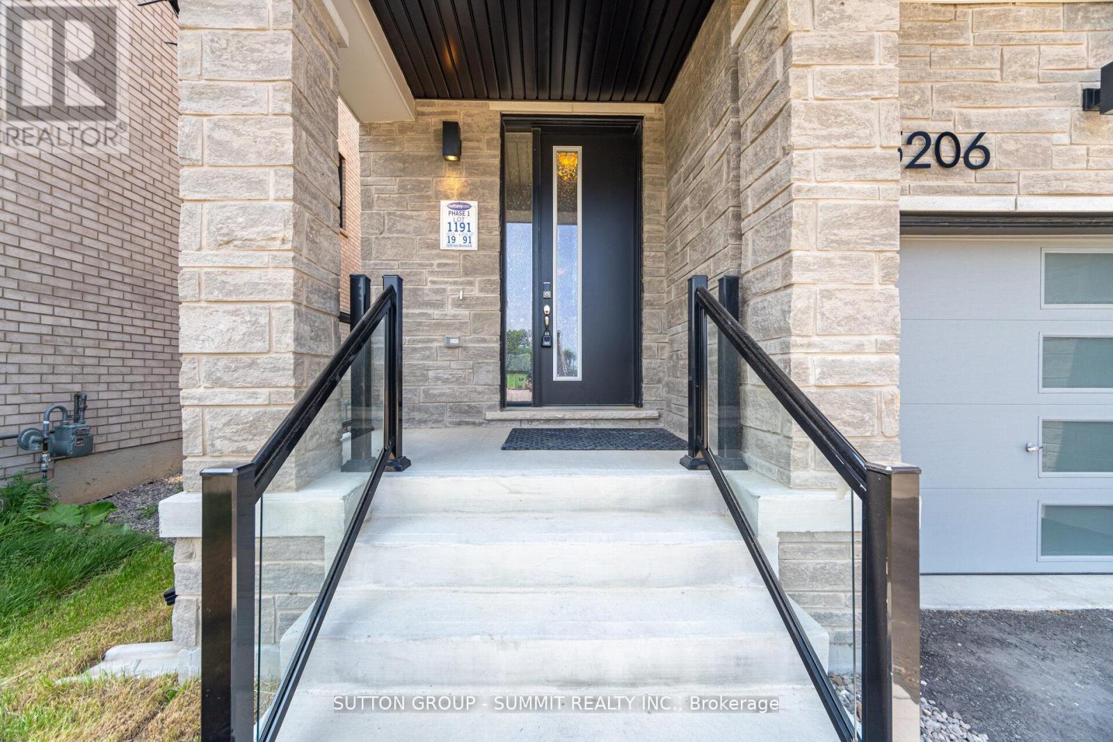 5206 Viola Desmond Drive, Mississauga, Ontario  L5M 2S7 - Photo 2 - W12831324