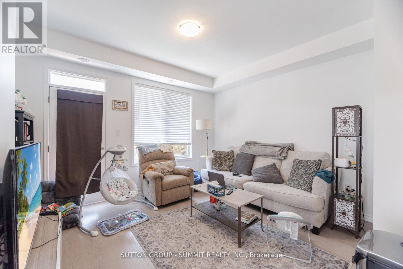 5206 Viola Desmond Drive, Mississauga, Ontario  L5M 2S7 - Photo 3 - W12831324