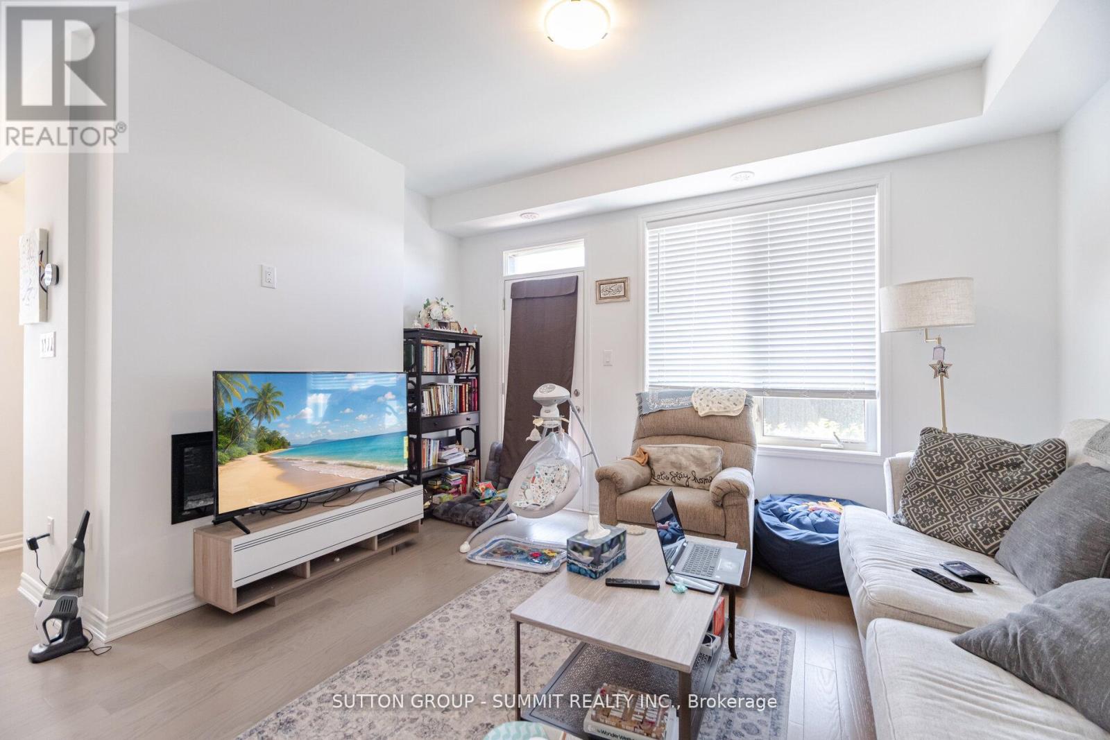 5206 Viola Desmond Drive, Mississauga, Ontario  L5M 2S7 - Photo 4 - W12831324