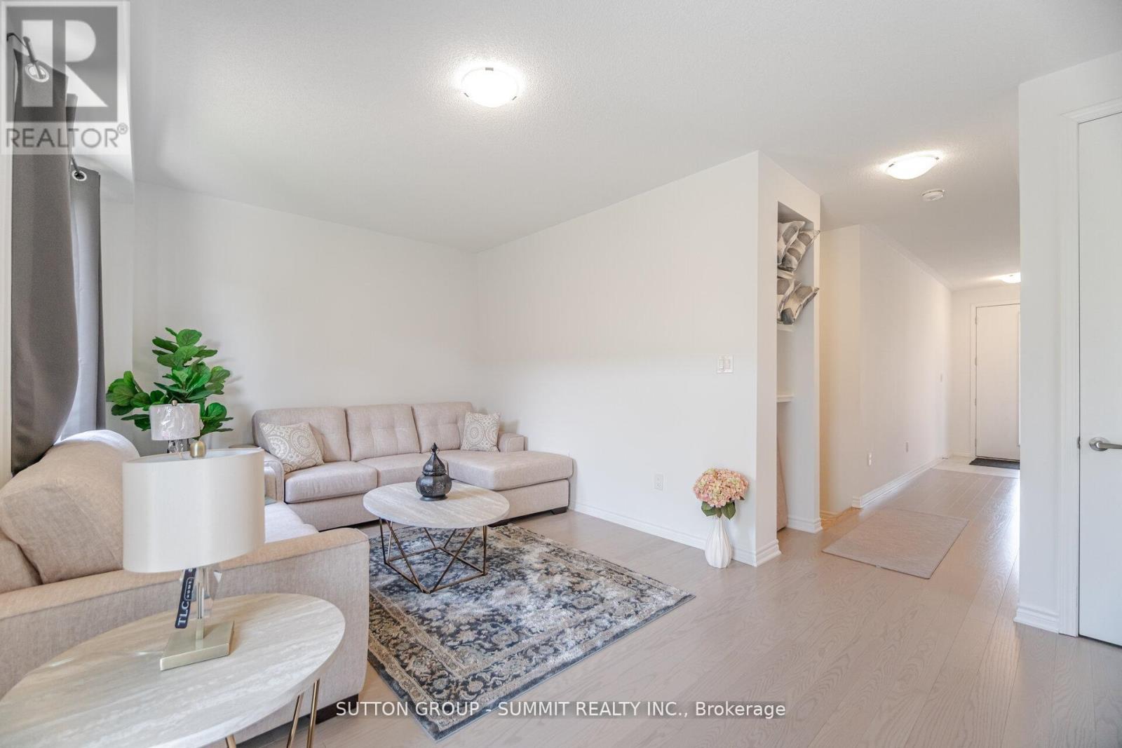 5206 Viola Desmond Drive, Mississauga, Ontario  L5M 2S7 - Photo 5 - W12831324