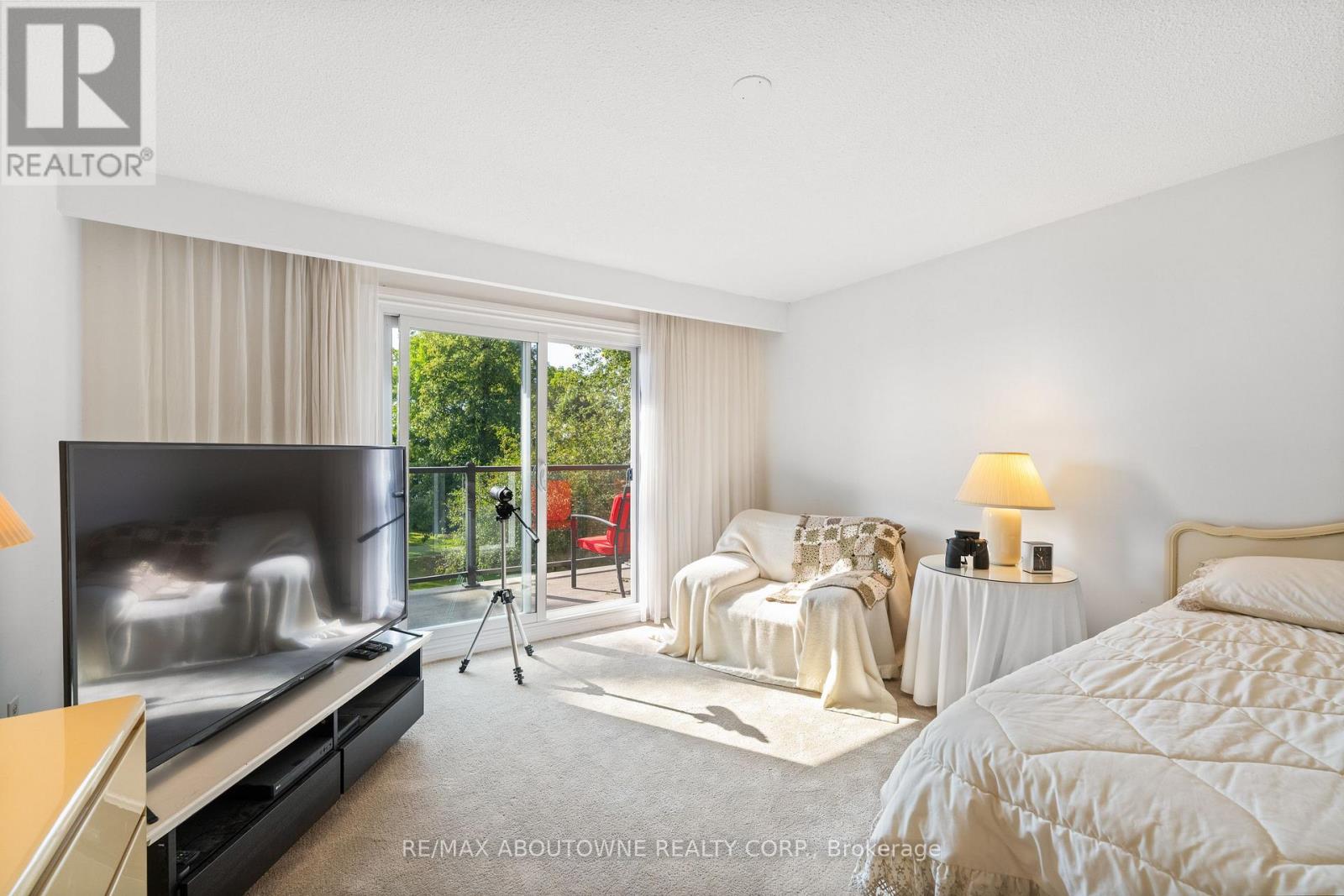 20 Arkendo Drive, Oakville, Ontario  L6J 5T9 - Photo 21 - W12831352