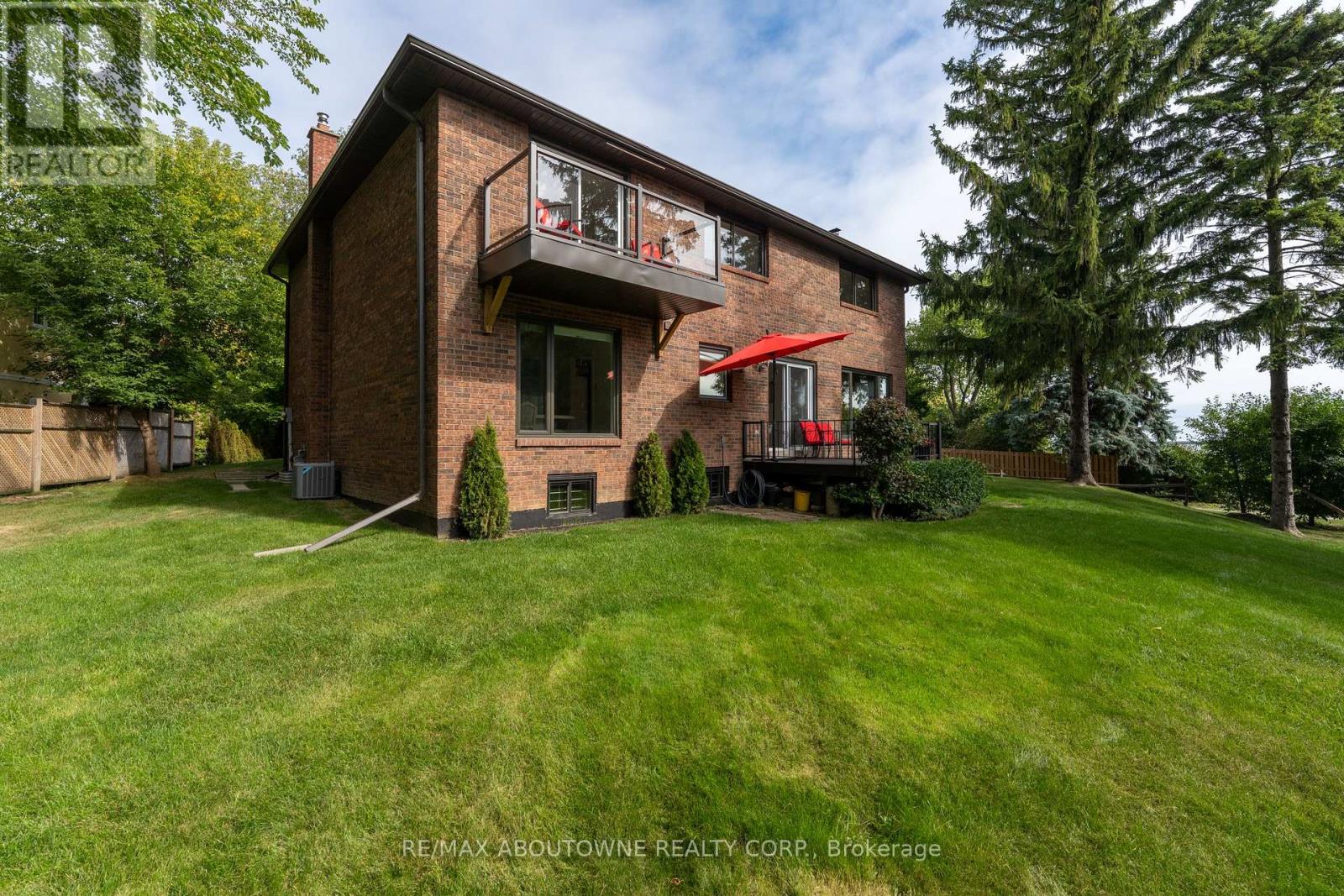 20 Arkendo Drive, Oakville, Ontario  L6J 5T9 - Photo 47 - W12831352