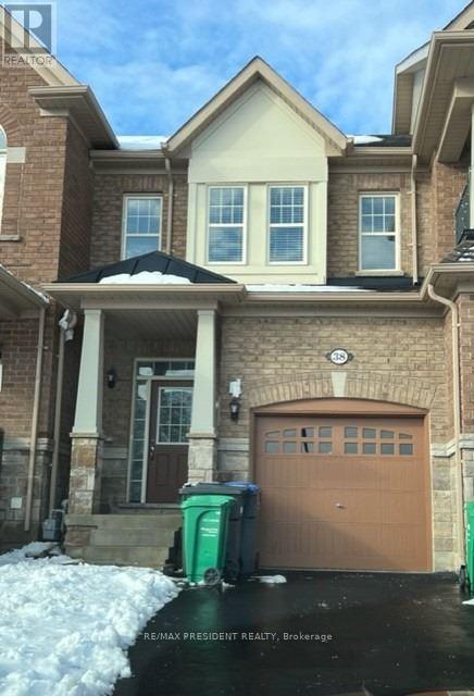 38 HOGAN MANOR DRIVE, Brampton, Ontario