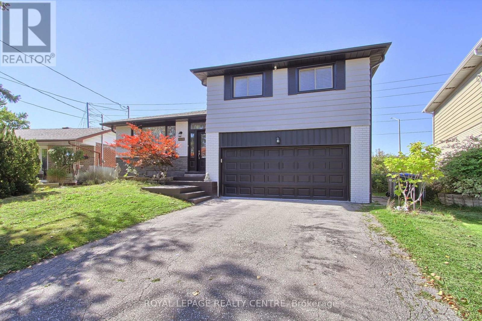 2039 Davebrook Road, Mississauga, Ontario  L5J 3M4 - Photo 3 - W12831366