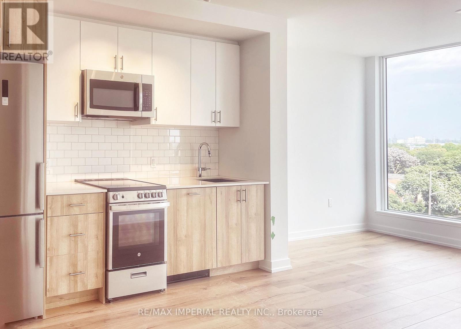 605 - 1195 The Queensway, Toronto, Ontario  M8Z 1R7 - Photo 2 - W12831368