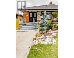30 GRAMPIAN CRESCENT, Toronto, Ontario