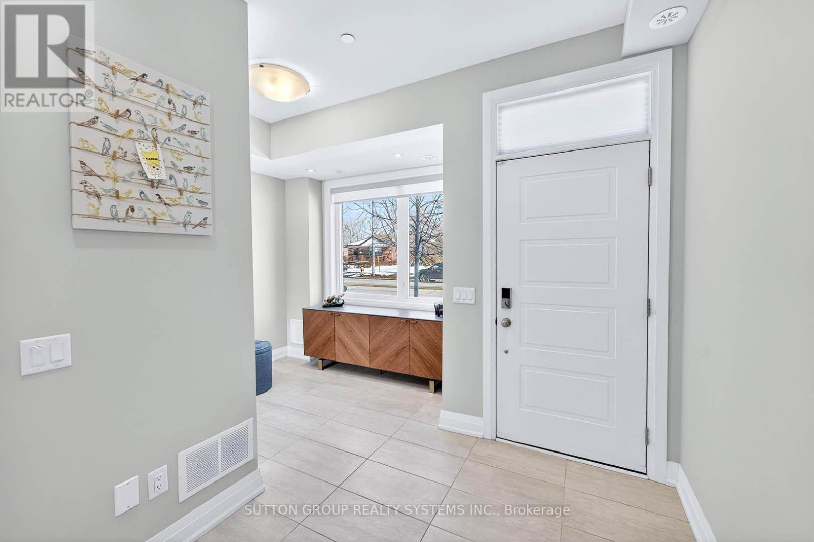 1126a Islington Avenue, Toronto, Ontario  M8Z 0G6 - Photo 2 - W12831404