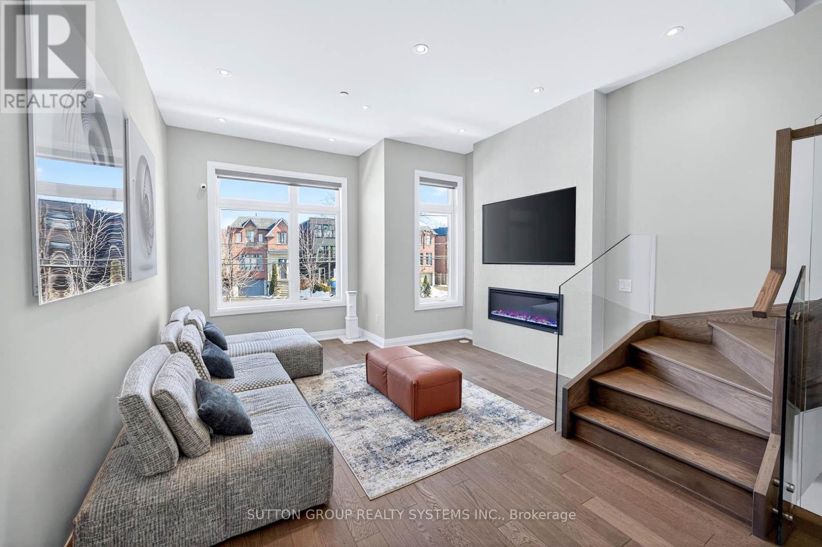 1126a Islington Avenue, Toronto, Ontario  M8Z 0G6 - Photo 8 - W12831404