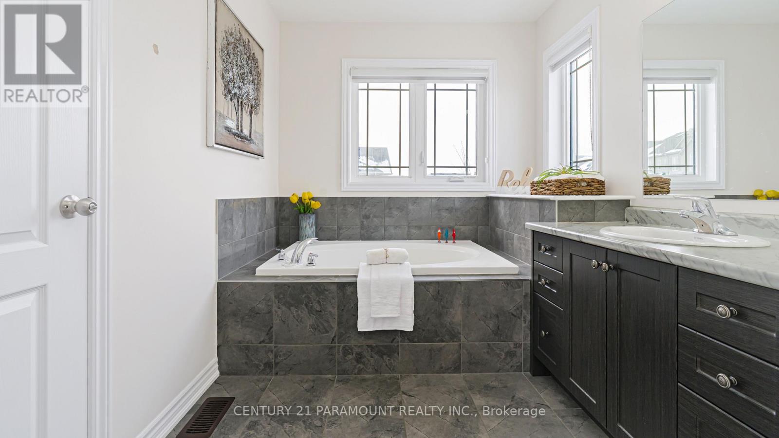 1 Dawn Lane, Caledon, Ontario  L7C 4H2 - Photo 40 - W12831406