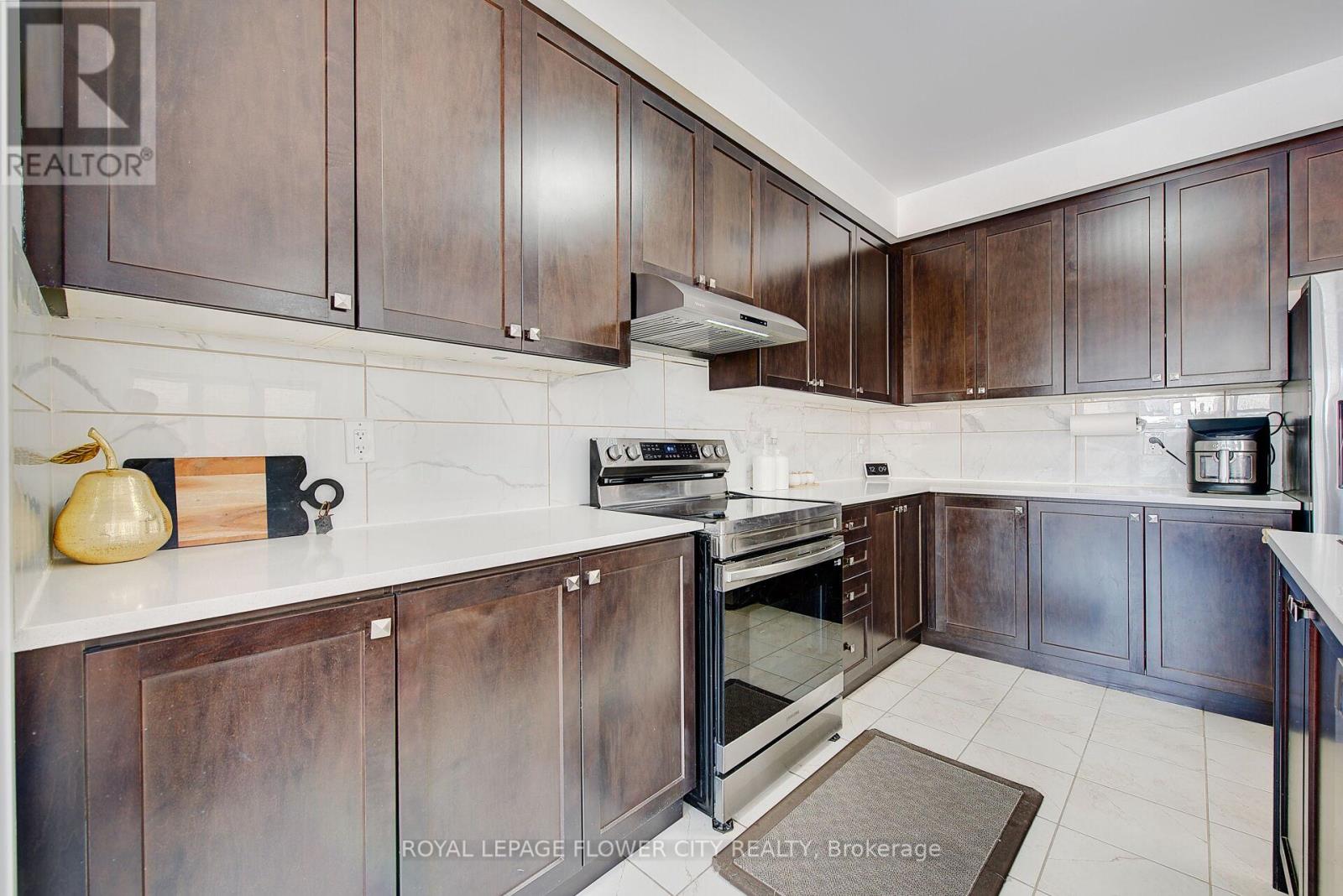 149 Silverwood Crescent, Woodstock, Ontario  N4T 0M6 - Photo 16 - X12831348