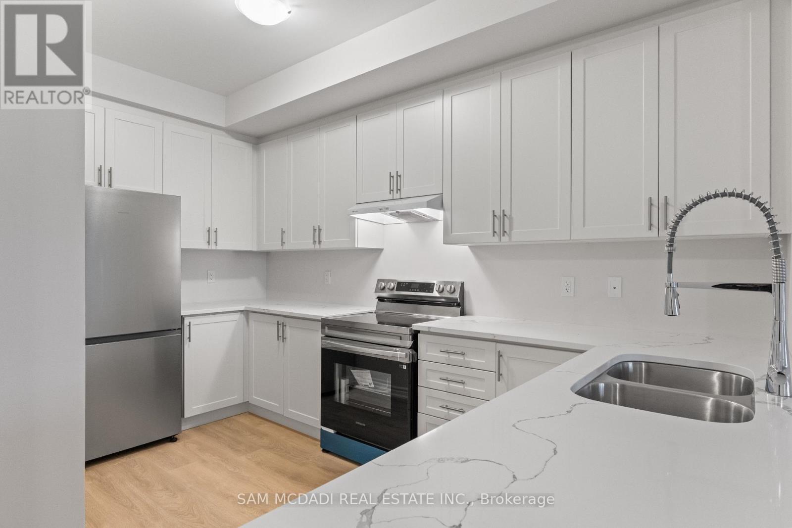 157 - 677 Park Road N, Brantford, Ontario  N3R 0C2 - Photo 11 - X12831392