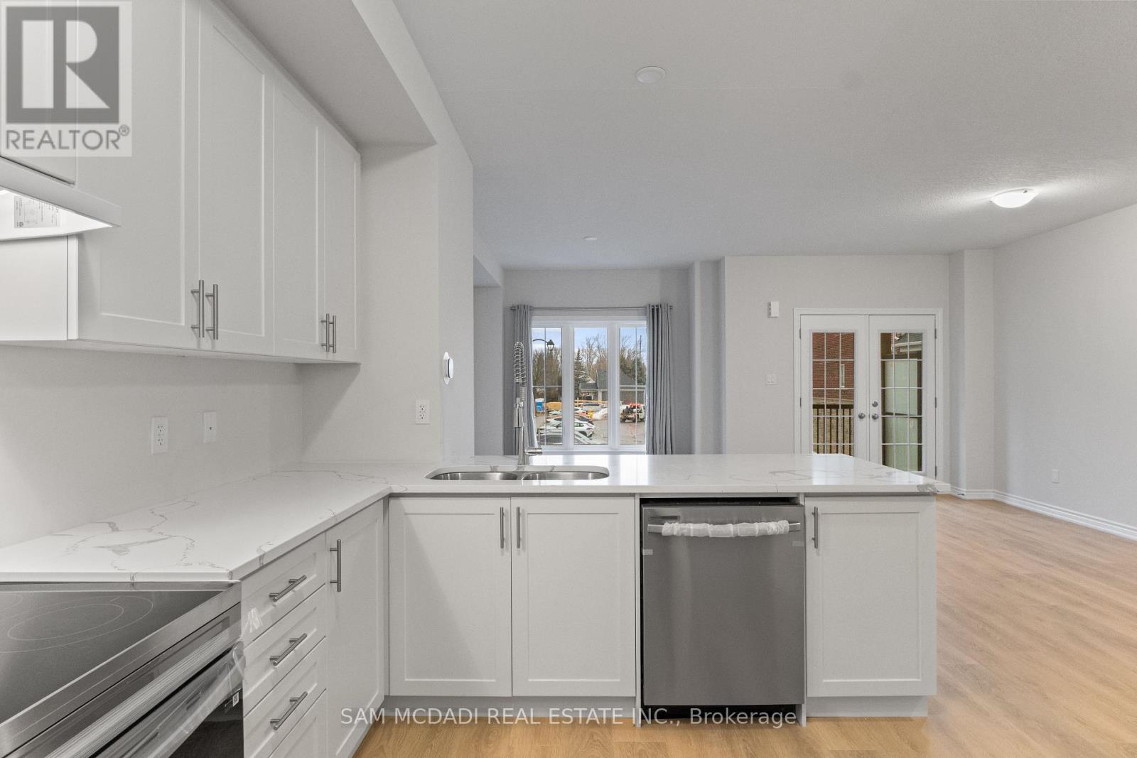 157 - 677 Park Road N, Brantford, Ontario  N3R 0C2 - Photo 8 - X12831392