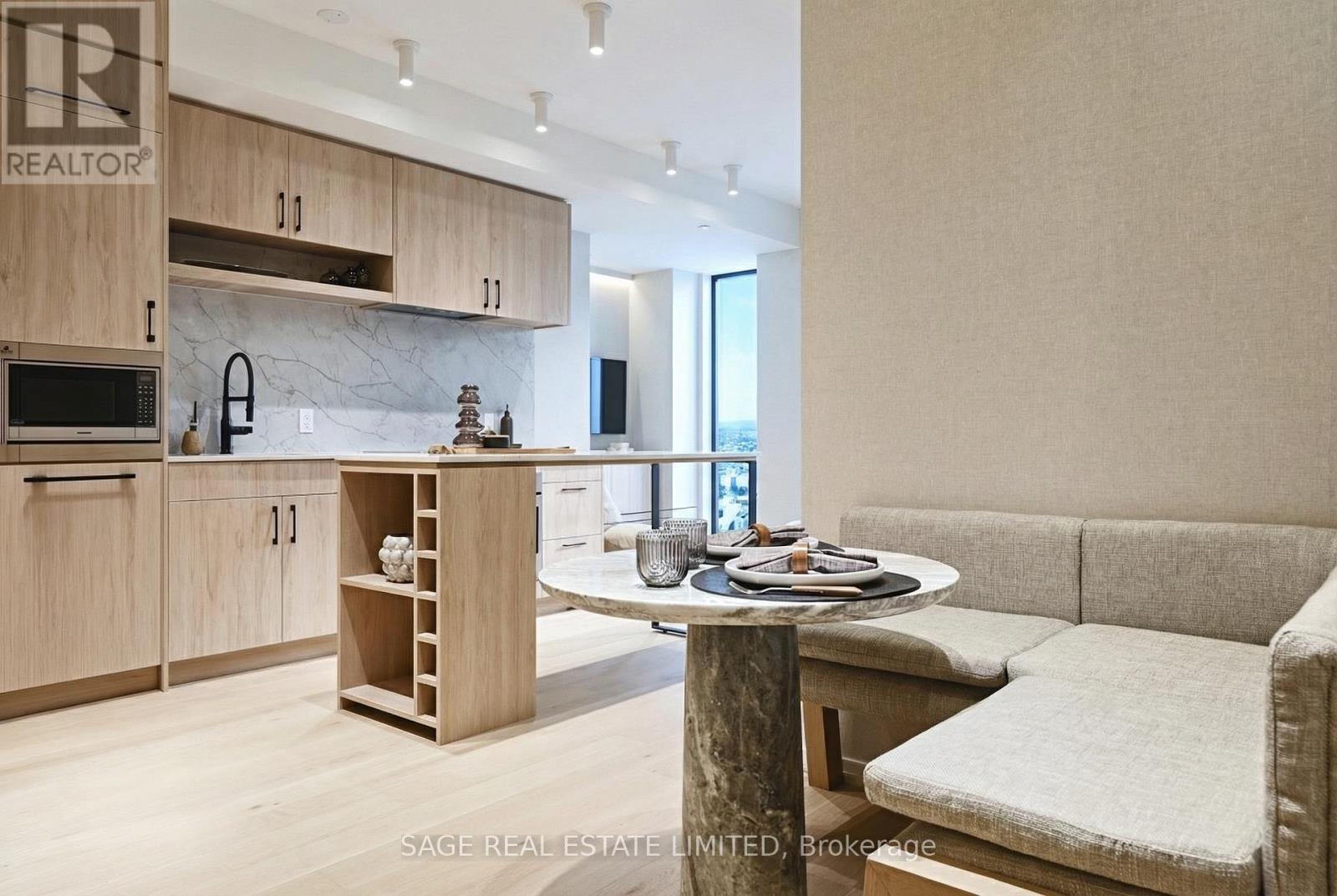 101 - 109 Erskine Avenue, Toronto, Ontario  M4P 1Y5 - Photo 6 - C12813410