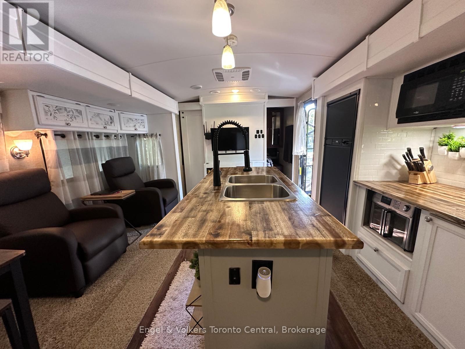 T 2 - 7489 Sideroad 5 E, Wellington North, Ontario  N0G 2L0 - Photo 5 - X12831460