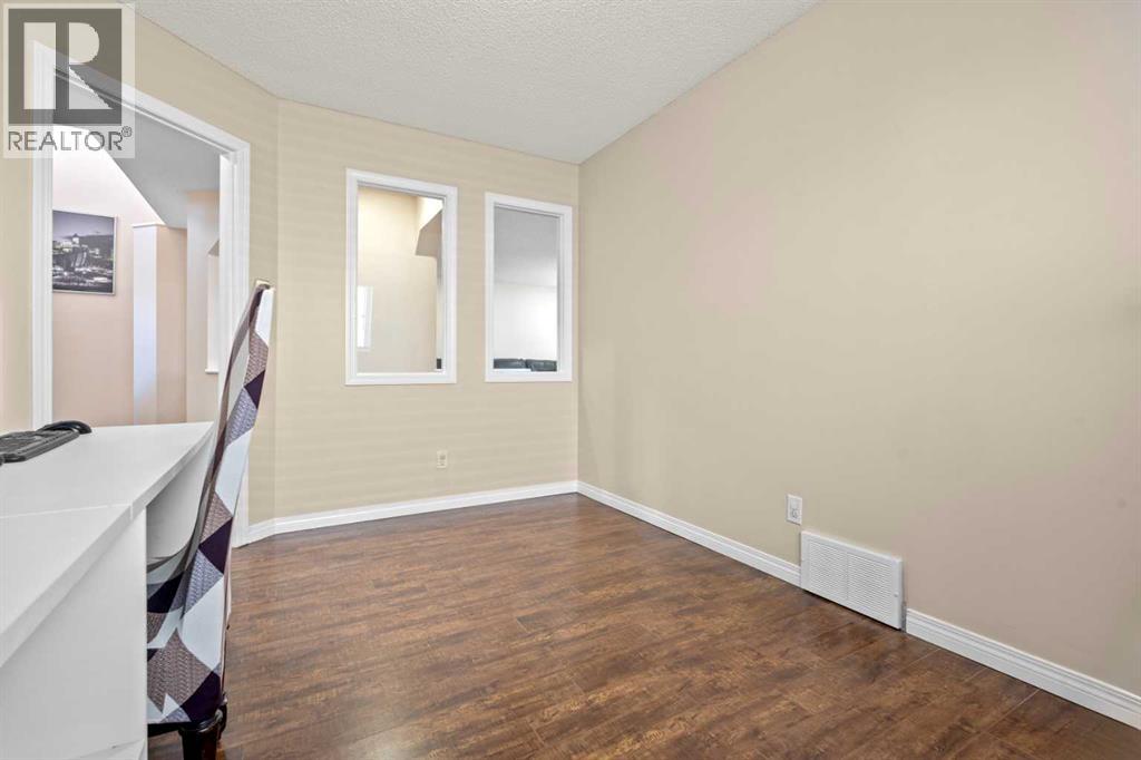 332 Oakmere Way, Chestermere, Alberta  T1X 1N3 - Photo 8 - A2289663