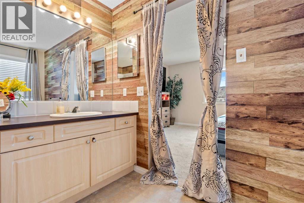 332 Oakmere Way, Chestermere, Alberta  T1X 1N3 - Photo 30 - A2289663