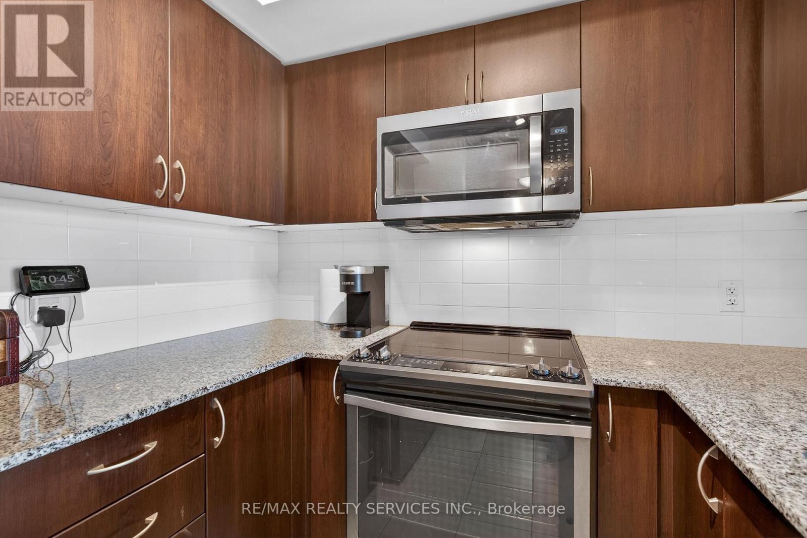 315 - 50 Via Rosedale Way, Brampton, Ontario  L6R 3Z7 - Photo 8 - W12767974