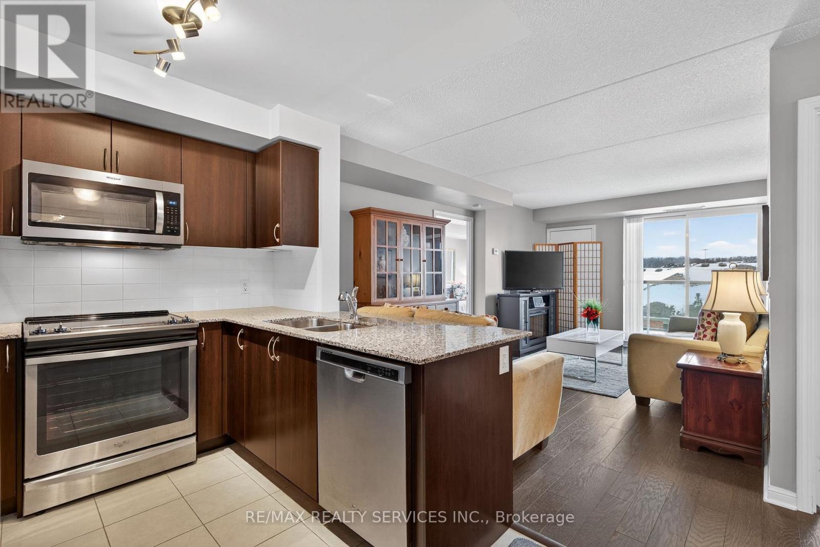 315 - 50 Via Rosedale Way, Brampton, Ontario  L6R 3Z7 - Photo 6 - W12767974