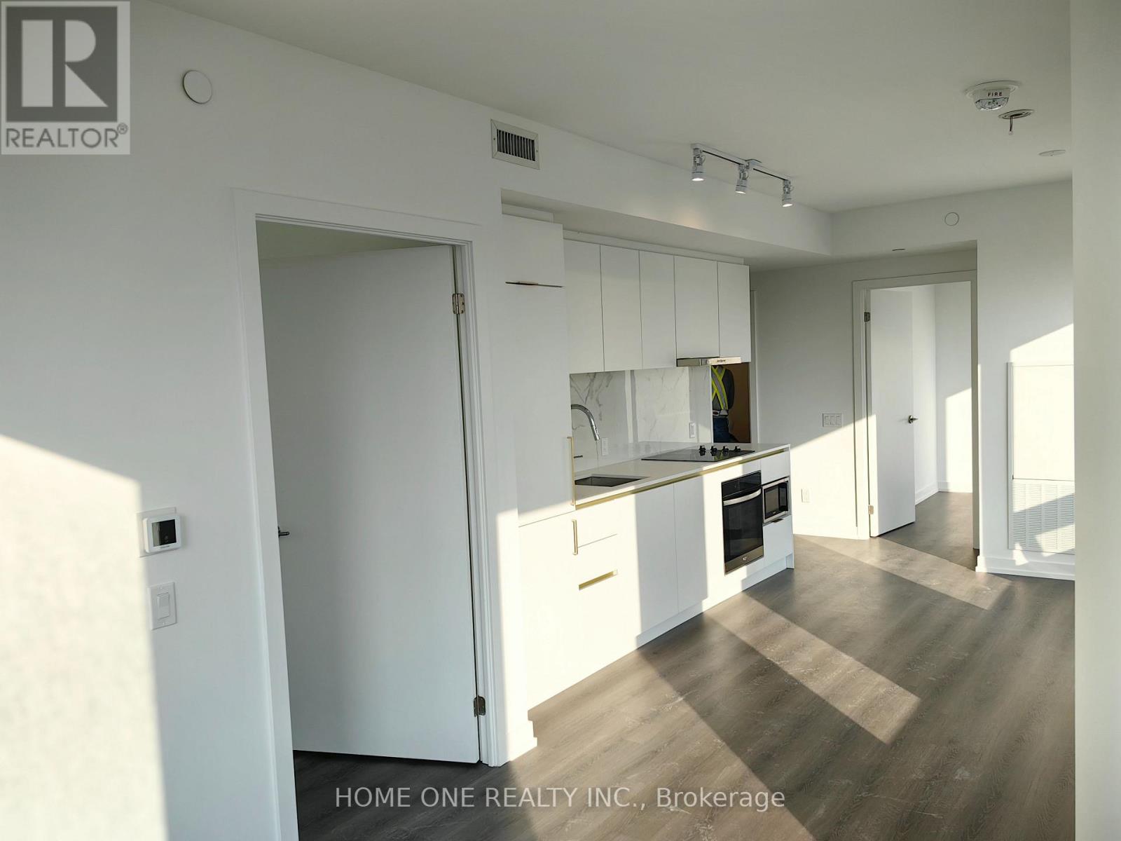 2312 - 8 Wellesley Street W, Toronto, Ontario  M4Y 0J5 - Photo 3 - C12831440