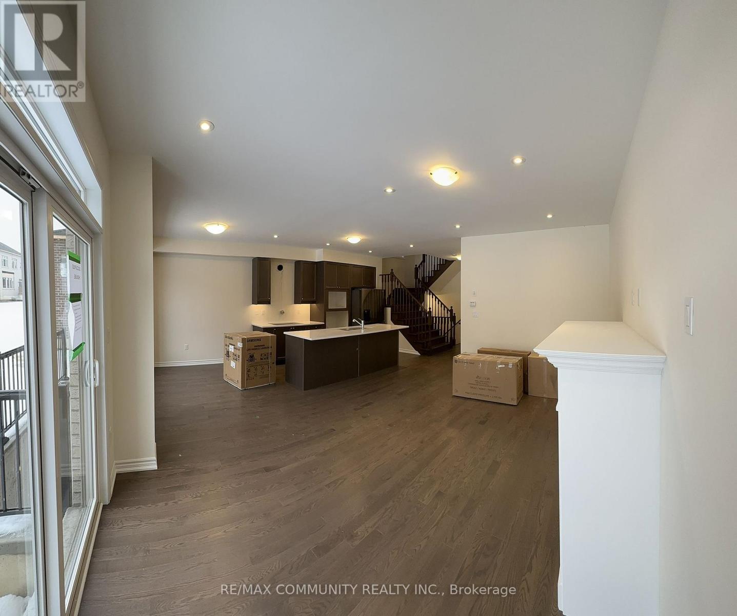 59 Mountainside Crescent, Whitby, Ontario  L1R 0P4 - Photo 2 - E12831448