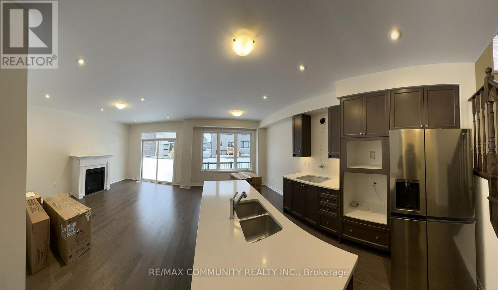 59 Mountainside Crescent, Whitby, Ontario  L1R 0P4 - Photo 3 - E12831448