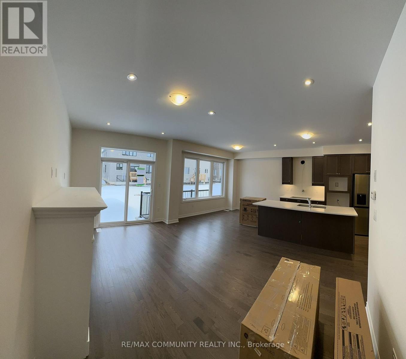 59 Mountainside Crescent, Whitby, Ontario  L1R 0P4 - Photo 4 - E12831448