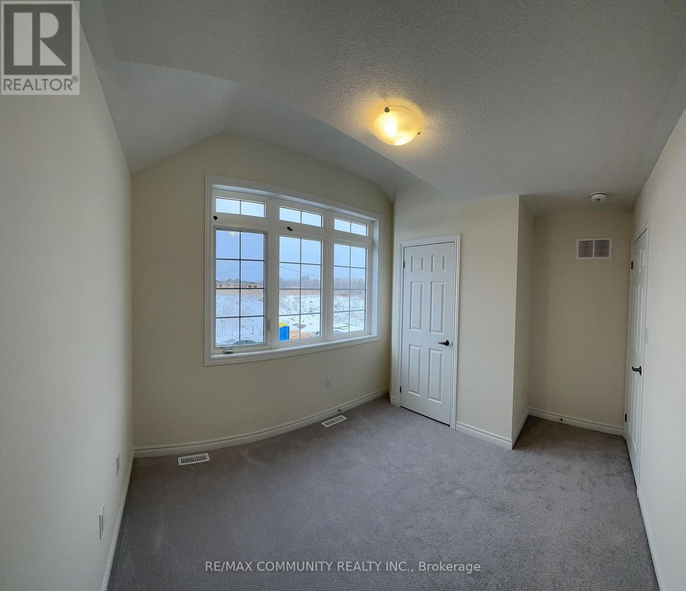 59 Mountainside Crescent, Whitby, Ontario  L1R 0P4 - Photo 8 - E12831448