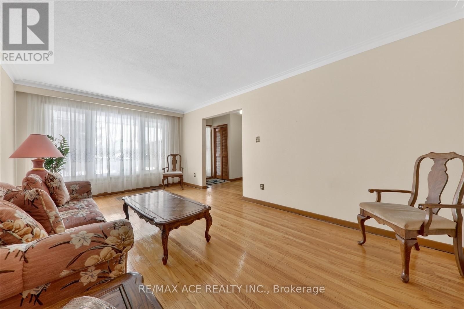 113 Magnolia Avenue, Toronto, Ontario  M1K 3K7 - Photo 11 - E12831462