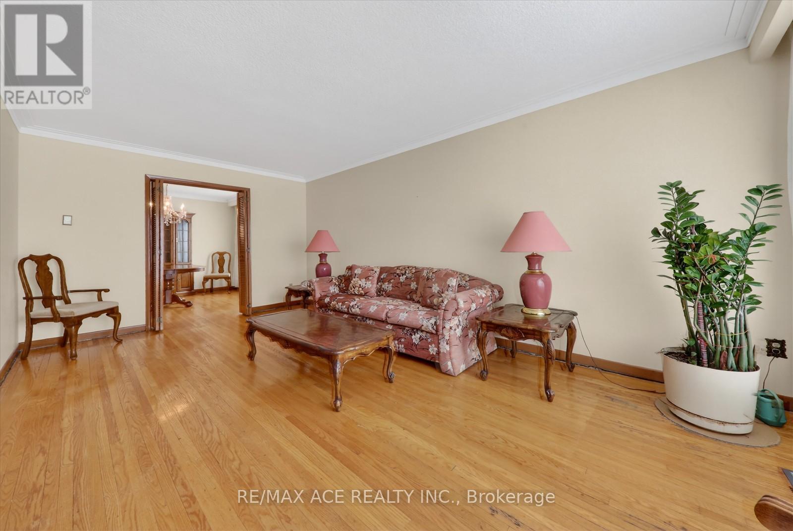 113 Magnolia Avenue, Toronto, Ontario  M1K 3K7 - Photo 9 - E12831462