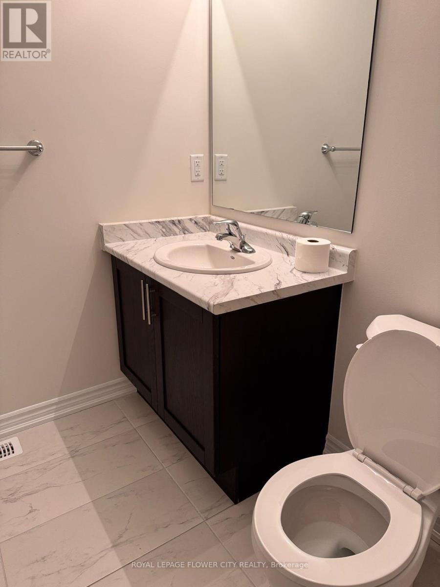 Main Floor - 13 Bannister Road, Barrie (Innis-Shore), Ontario  L9J 0L4 - Photo 10 - S12831430