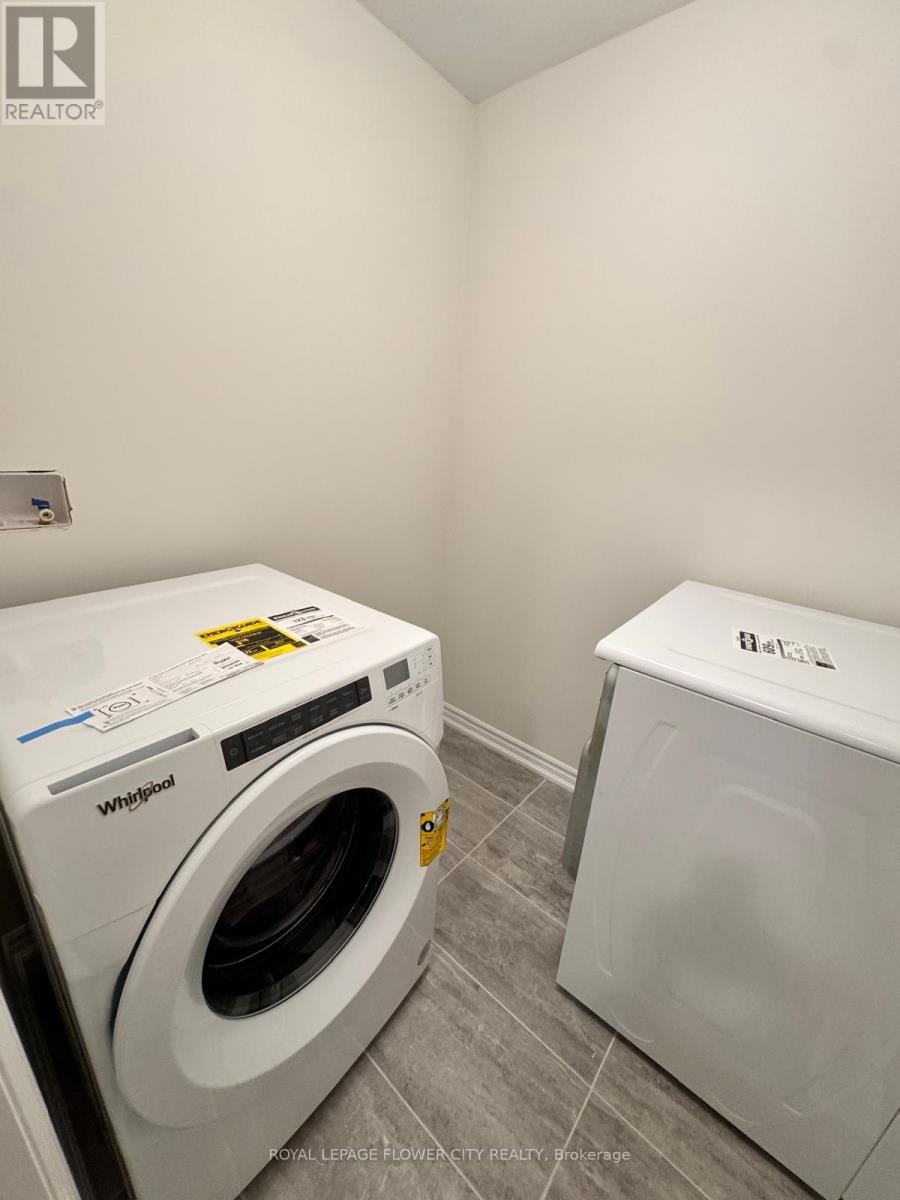 Main Floor - 13 Bannister Road, Barrie (Innis-Shore), Ontario  L9J 0L4 - Photo 12 - S12831430