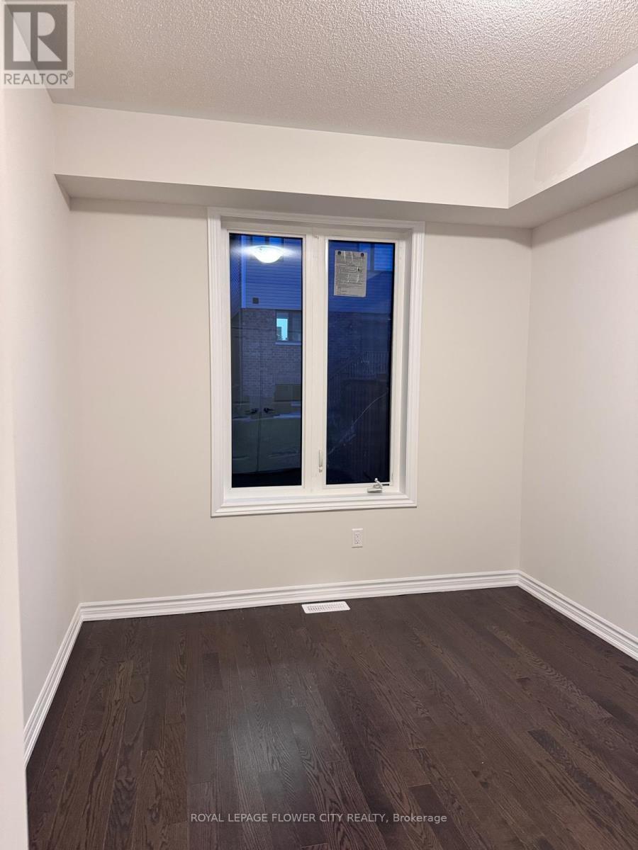 Main Floor - 13 Bannister Road, Barrie (Innis-Shore), Ontario  L9J 0L4 - Photo 15 - S12831430