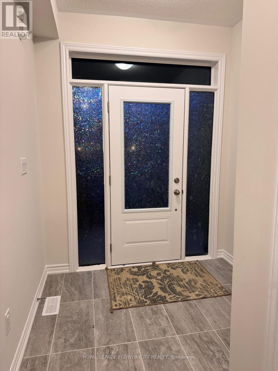 Main Floor - 13 Bannister Road, Barrie (Innis-Shore), Ontario  L9J 0L4 - Photo 24 - S12831430