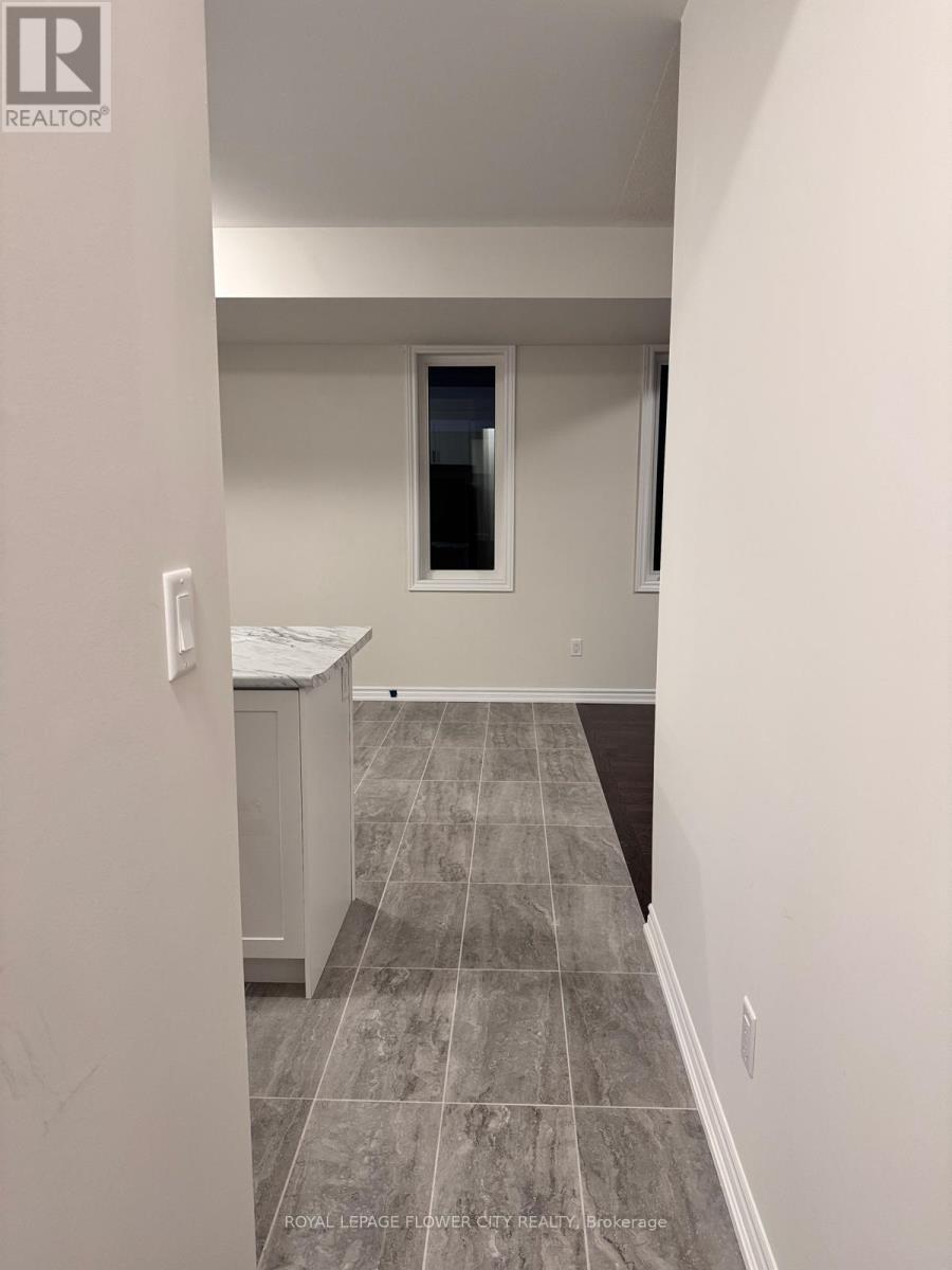 Main Floor - 13 Bannister Road, Barrie (Innis-Shore), Ontario  L9J 0L4 - Photo 9 - S12831430