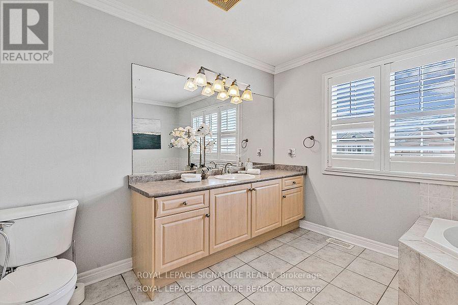 25 - 2295 Rochester Circle, Oakville, Ontario  L6M 5C9 - Photo 28 - W12831422