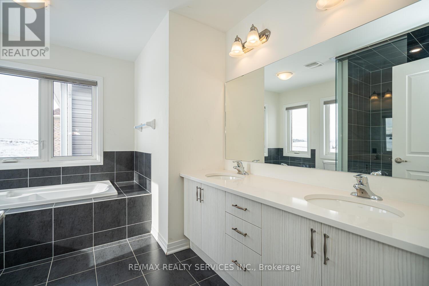 189 Leslie Davis Street, North Dumfries, Ontario  N0B 1E0 - Photo 10 - X12831466