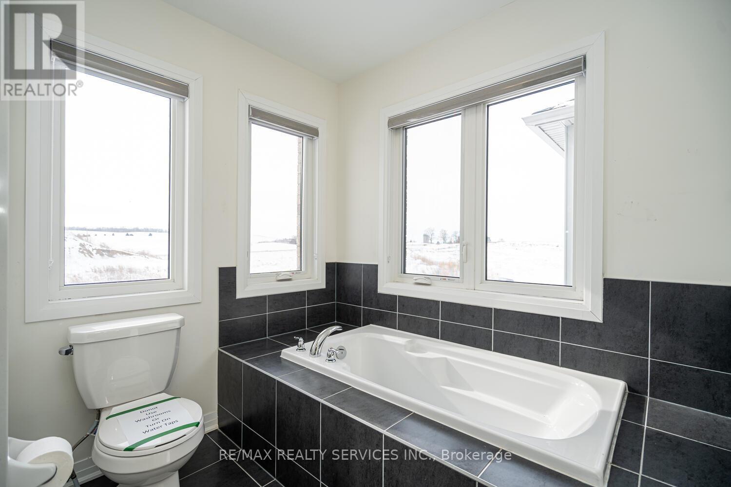 189 Leslie Davis Street, North Dumfries, Ontario  N0B 1E0 - Photo 11 - X12831466